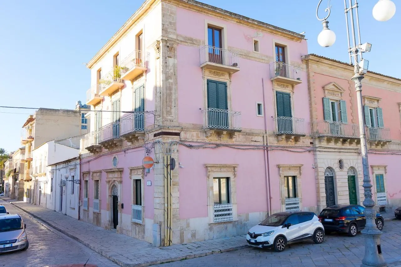 Le2Stanze Hotel Vittoria 0*,  Itália