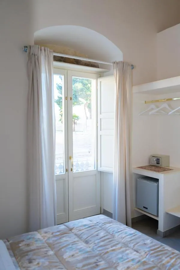 Le2Stanze Hotel Vittoria 0*,  Itália